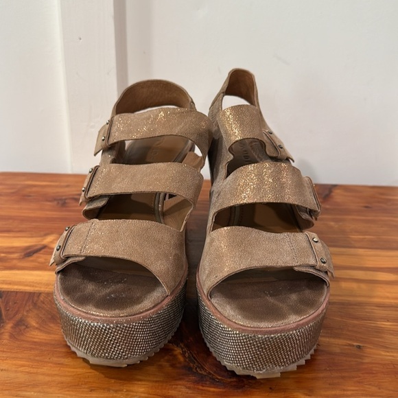 Donald Pliner Iris Slingback Wedge Sandals - Picture 5 of 9